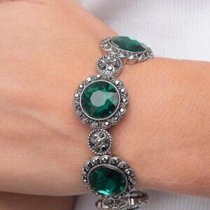Paparazzi Jewelry Accessories - Palace Property - Green Bracelet - Vintage